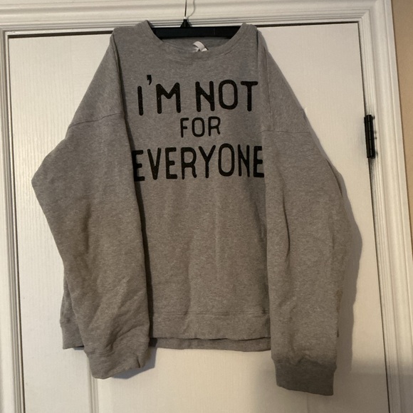 Sheshow Tops - Women’s Gray Crewneck Sweat shirt with Bold Print size XXL